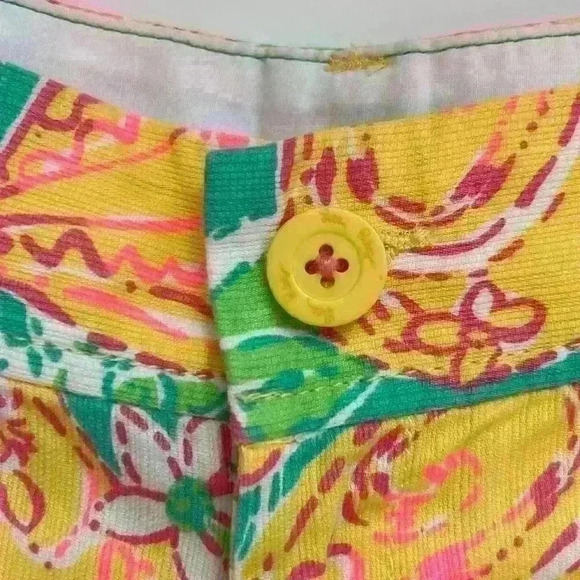Lilly Pulitzer Shorts Size 000 - Picture 2 of 5